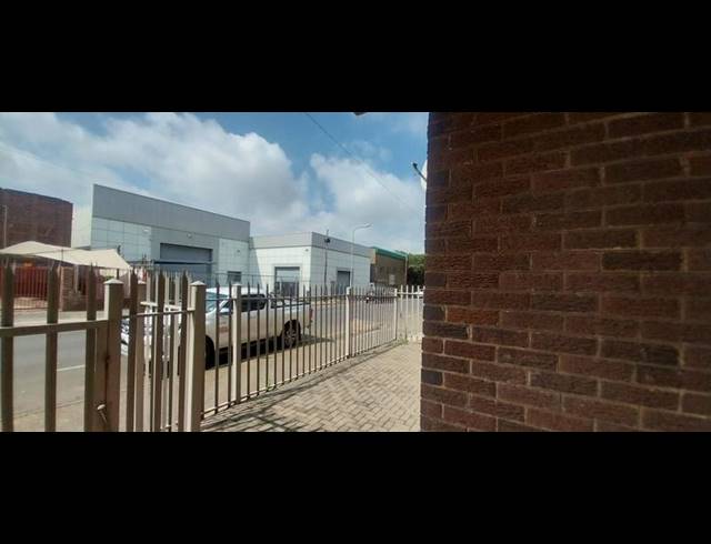 8 BEDROOM APARTMENT FOR SALE IN FISHERS HILL